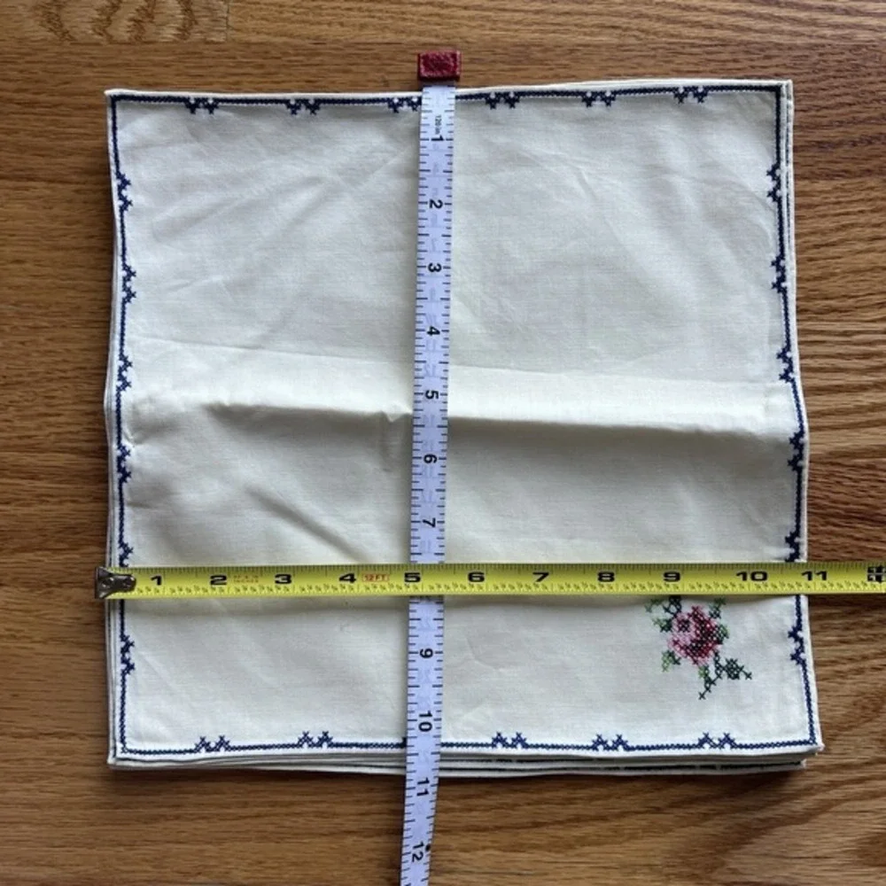 Vintage Linen Embroidered Table Topper & 6 Napkins Cottagecore Shabby Chic Italy